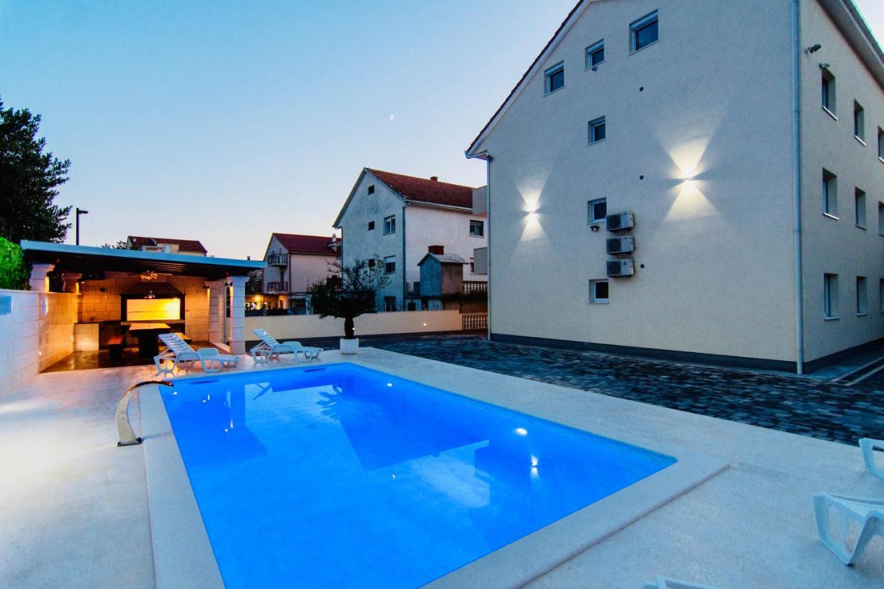 Villa Aurora Каштела Экстерьер фото