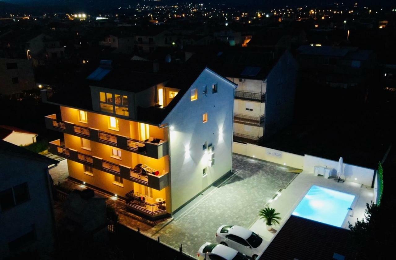 Villa Aurora Каштела Экстерьер фото